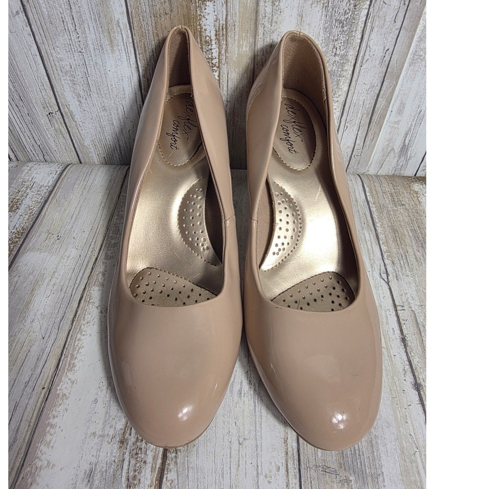 Dexflex Comfort Womens Nude Patent Round Toe Pumps Heels Beige Size 6.5